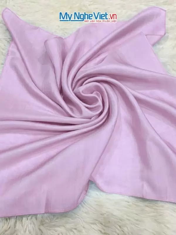 Khăn lụa vuông tơ tằm trơn màu hồng nhạt