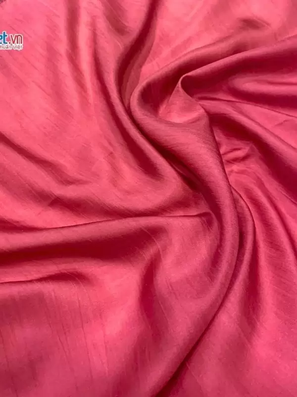 Khăn lụa vuông tơ tằm trơn màu hồng đậm