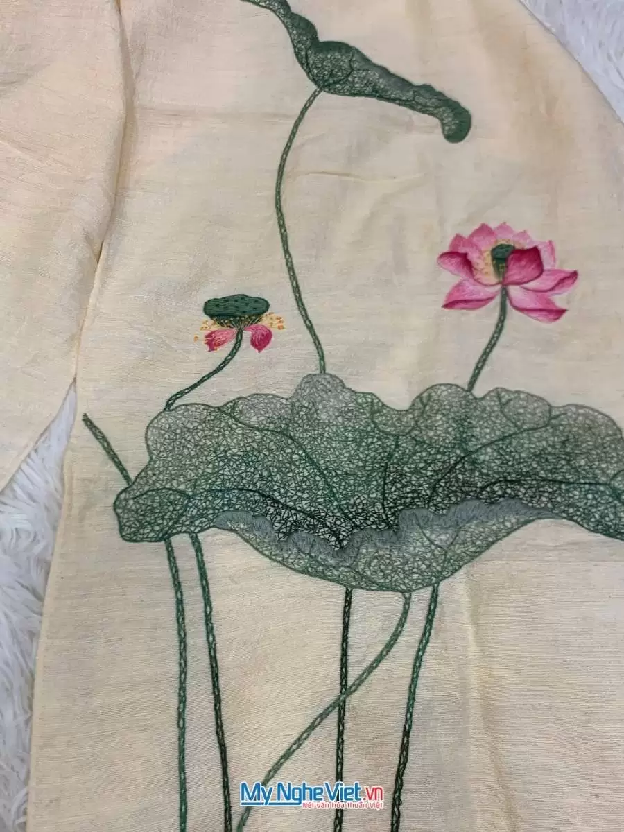 Khăn lụa đũi tơ tằm thêu tay hoa sen 100% silk cao cấp