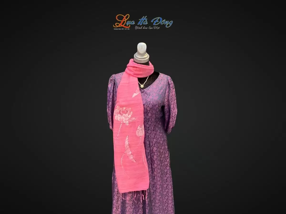 Khăn lụa Đũi hồng vẽ sen 100% silk 80x180 tua rua KLTA80180/1 - Ảnh 3