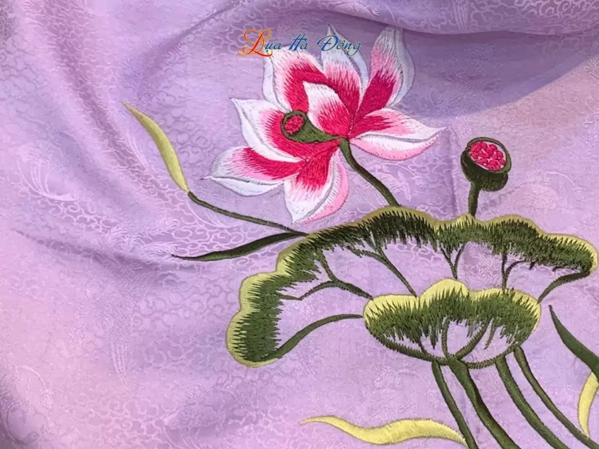 Khăn lụa thêu hoa sen hồng họa tiết sen phụng màu tím hoa cà kích thước 90x90cm KLTA9090/18.2 - Ảnh 2
