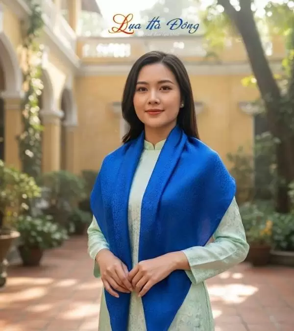 Khăn Lụa Vuông Tơ Tằm Thêu Hoa Sen Họa Tiết Sóng Mây Xanh Dương