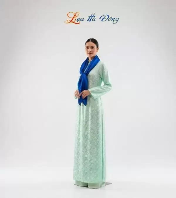 Khăn Lụa Vuông Tơ Tằm Thêu Hoa Sen Họa Tiết Sóng Mây Xanh Dương