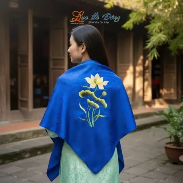 Khăn Lụa Vuông Tơ Tằm Thêu Hoa Sen Họa Tiết Sóng Mây Xanh Dương