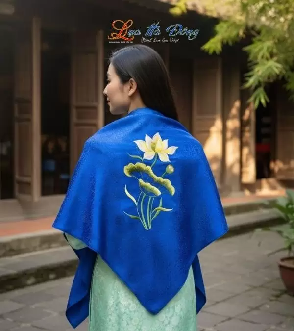 Khăn Lụa Vuông Tơ Tằm Thêu Hoa Sen Họa Tiết Sóng Mây Xanh Dương