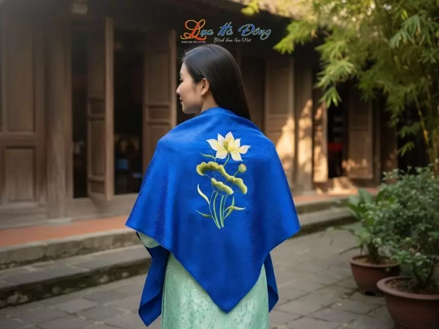 Khăn Lụa Vuông Tơ Tằm Thêu Hoa Sen Họa Tiết Sóng Mây Xanh Dương