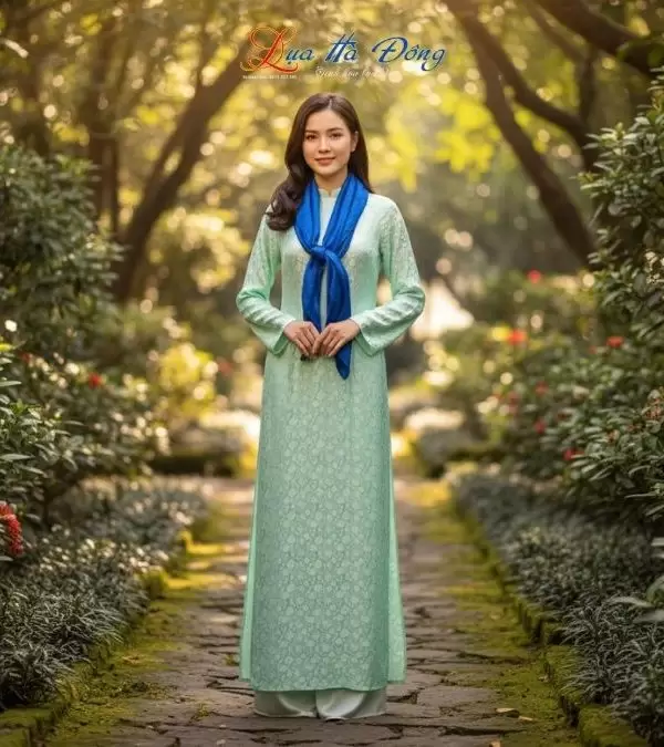 Khăn Lụa Vuông Tơ Tằm Thêu Hoa Sen Họa Tiết Sóng Mây Xanh Dương