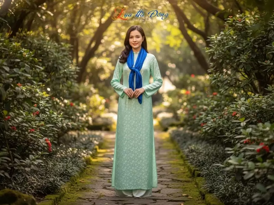 Khăn Lụa Vuông Tơ Tằm Thêu Hoa Sen Họa Tiết Sóng Mây Xanh Dương