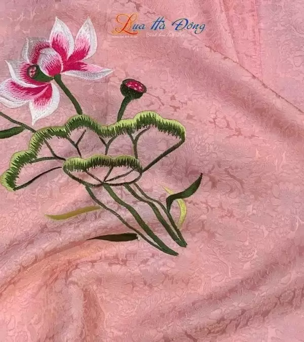 Khăn Lụa Vuông Tơ Tằm Thêu Hoa Sen Họa Tiết Hoa Cúc Hồng Phấn