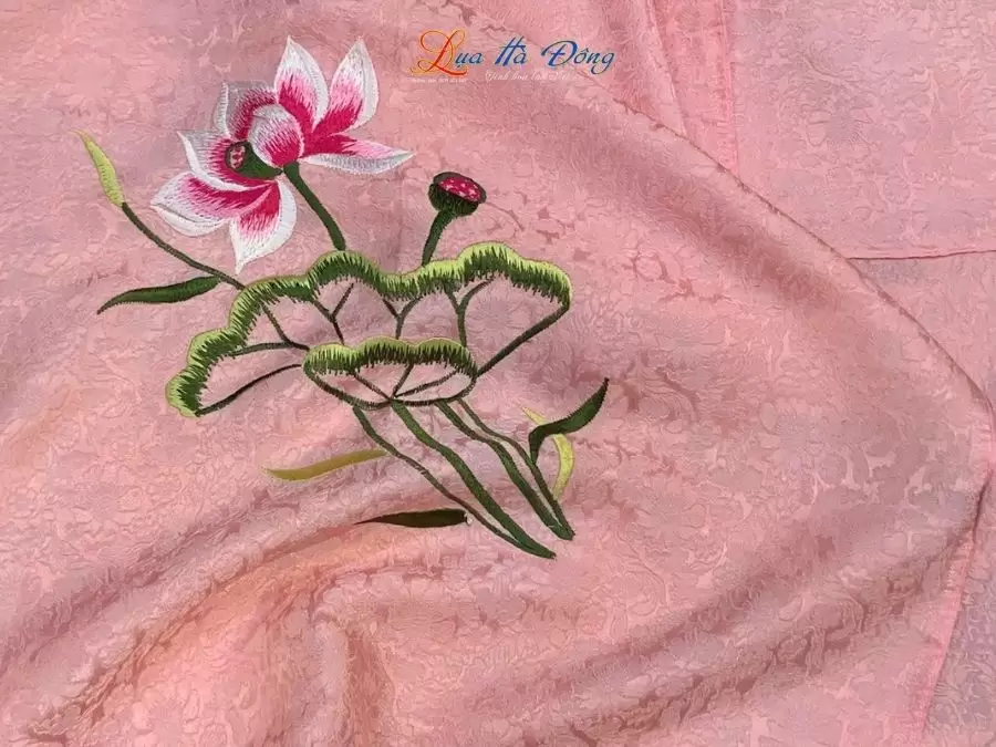 Khăn Lụa Vuông Tơ Tằm Thêu Hoa Sen Họa Tiết Hoa Cúc Hồng Phấn
