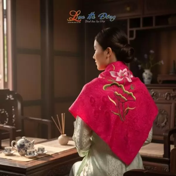 Khăn Lụa Vuông Tơ Tằm Thêu Hoa Sen Họa Tiết Hoa Cúc Màu Hồng Sen