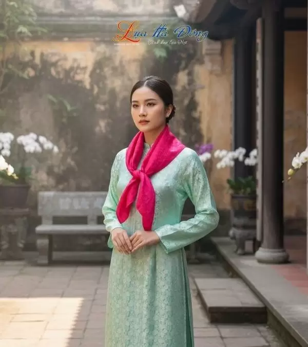 Khăn Lụa Vuông Tơ Tằm Thêu Hoa Sen Họa Tiết Hoa Cúc Màu Hồng Sen