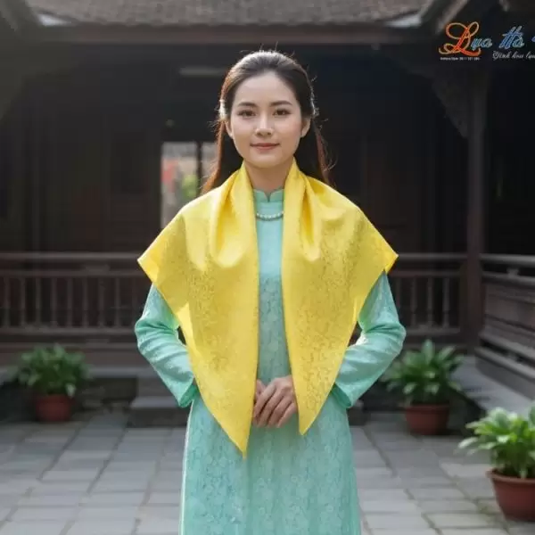 Khăn Lụa Vuông Tơ Tằm Thêu Hoa Sen Họa Tiết Hoa Cúc Vàng Tươi