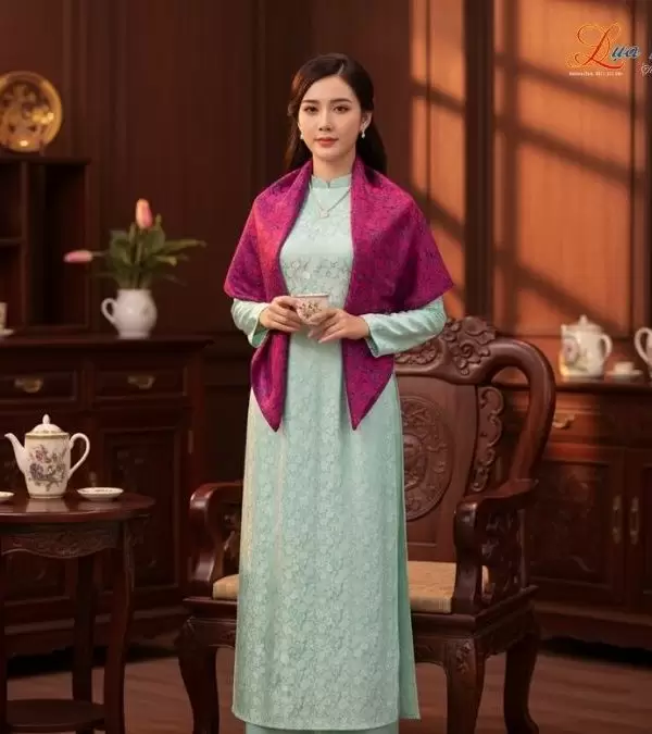 Khăn Lụa Vuông Tơ Tằm Thêu Hoa Sen Họa Tiết Hồng Thọ Màu Tím