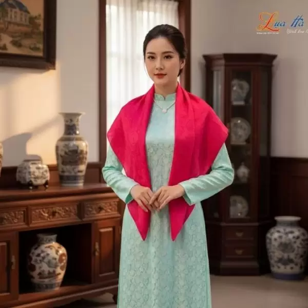 Khăn Lụa Vuông Tơ Tằm Thêu Hoa Sen Họa Tiết Trống Đồng Màu Hồng