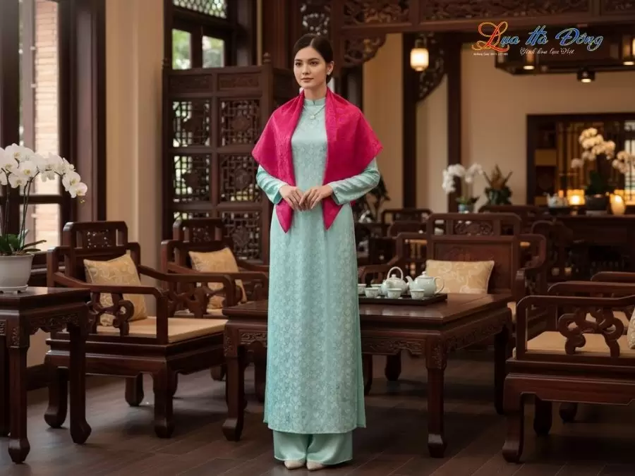 Khăn Lụa Vuông Tơ Tằm Thêu Hoa Sen Họa Tiết Trống Đồng Màu Hồng