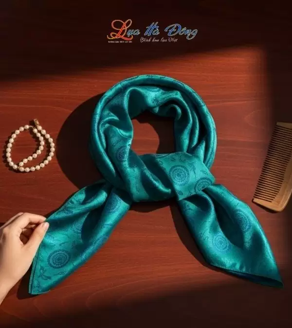 Khăn Lụa Vuông Tơ Tằm Thêu Hoa Sen Họa Tiết Trống Đồng Xanh Dương