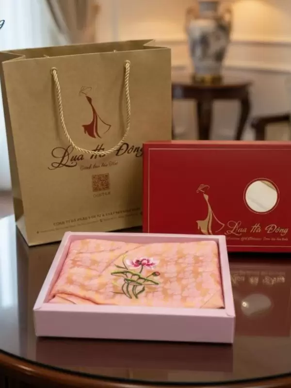 Khăn vuông lụa tơ tằm họa tiết hoa bèo màu vàng cam