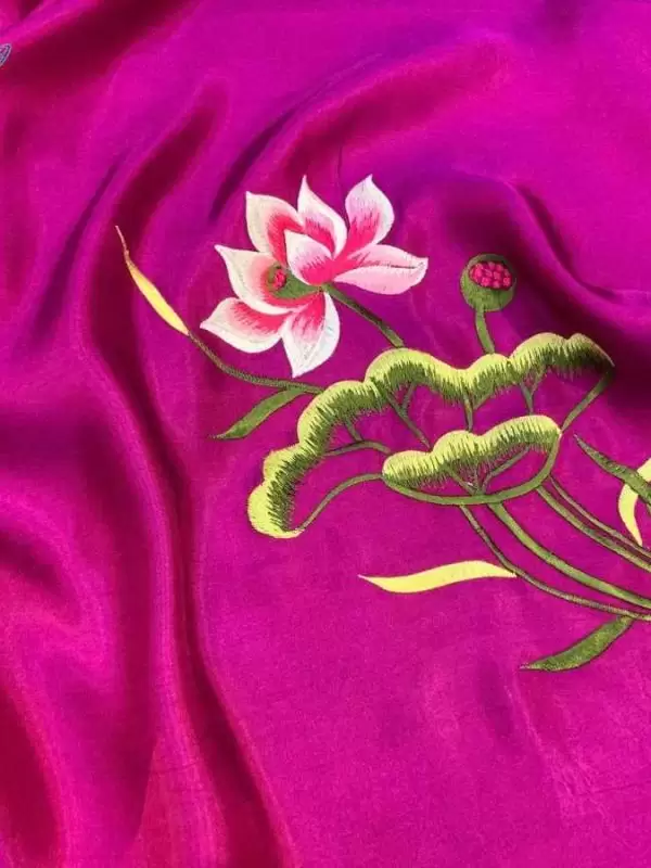 Khăn Vuông Lụa Tơ Tằm Thêu Sen Trơn Màu Tím