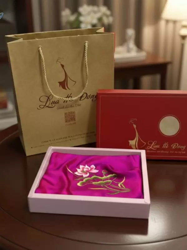 Khăn Vuông Lụa Tơ Tằm Thêu Sen Trơn Màu Tím