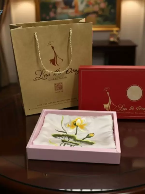 Khăn Lụa Vuông Tơ Tằm Thêu Sen Trơn Màu Trắng