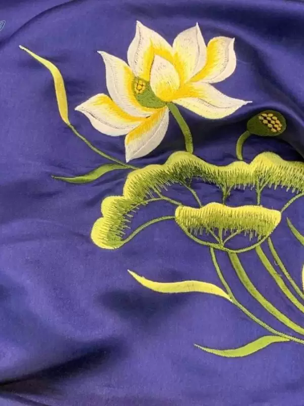 khăn vuông lụa tơ tằm thêu sơn trơn màu xanh than