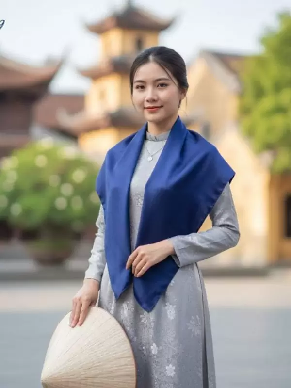 khăn vuông lụa tơ tằm thêu sơn trơn màu xanh than