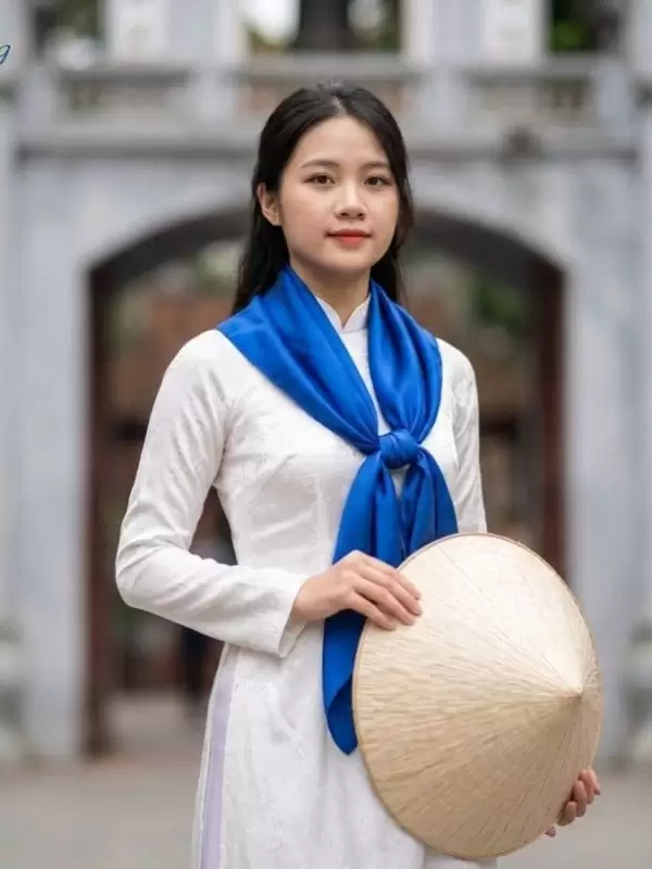 Khăn vuông lụa tơ tằm trơn màu xanh navy