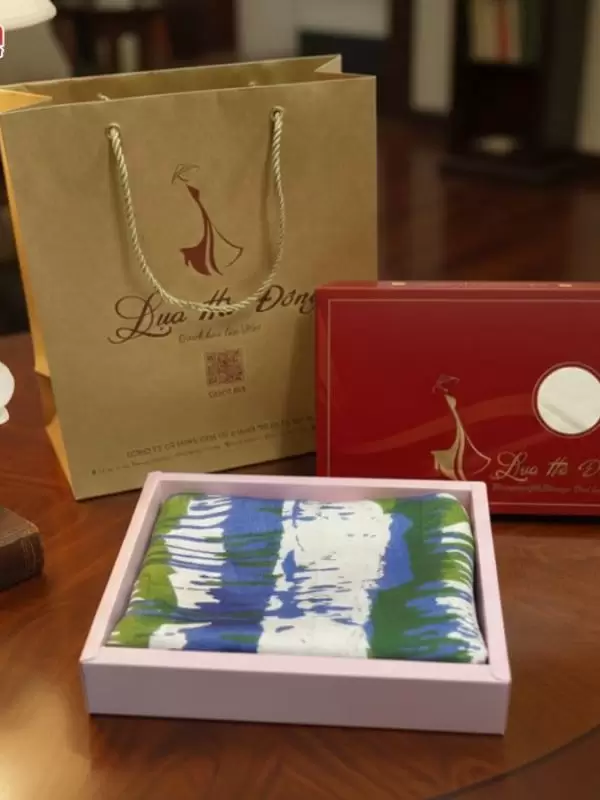 Khăn loang lụa tơ tằm