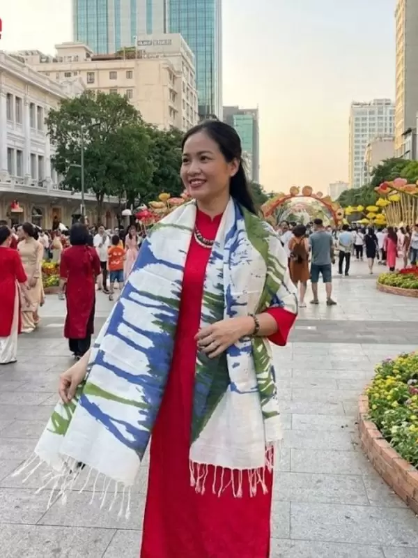 Khăn loang lụa tơ tằm