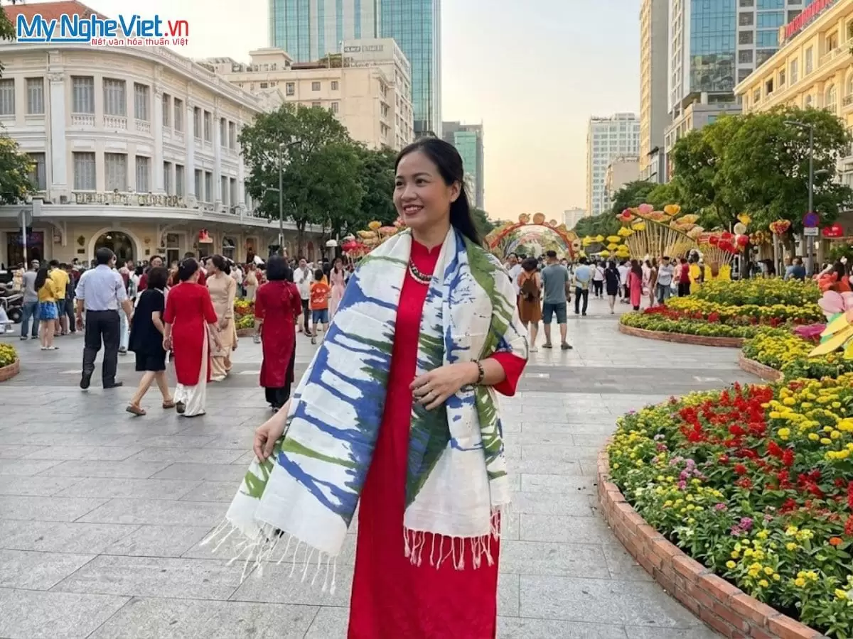 Khăn loang lụa tơ tằm