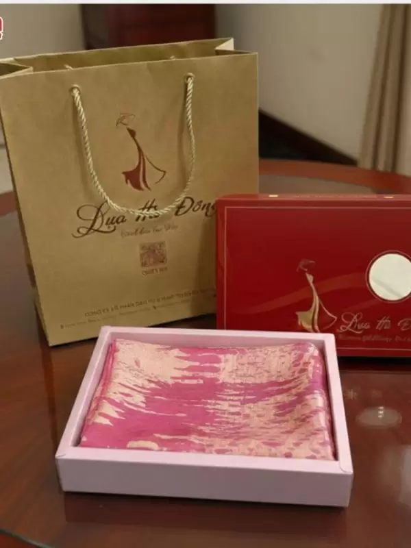 Khăn loang lụa tơ tằm