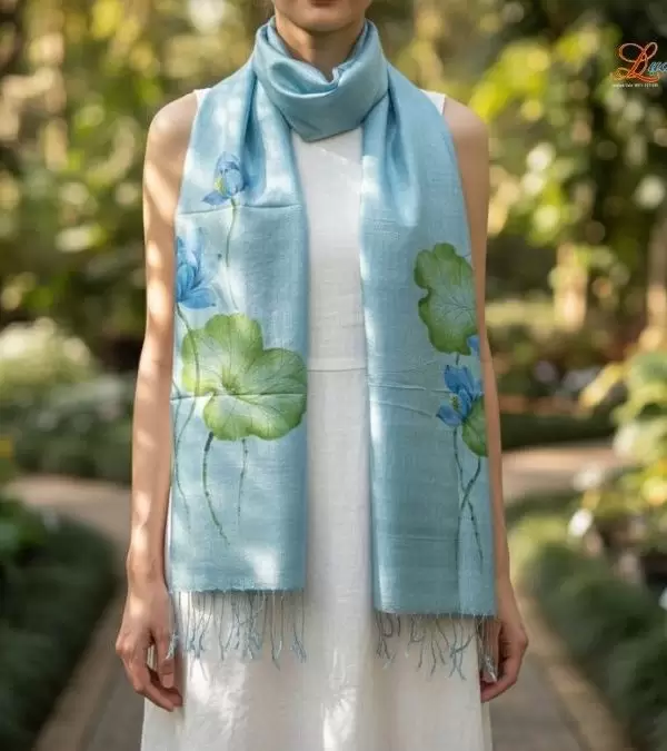 Khăn lụa tơ tằm 100% silk họa tiết hoa sen vẽ tay