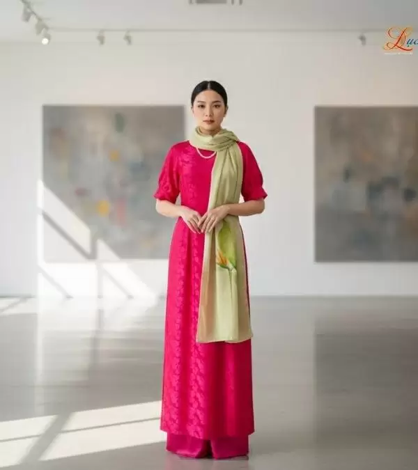 Khăn lụa tơ tằm 100% silk họa tiết hoa thiên điểu vẽ tay
