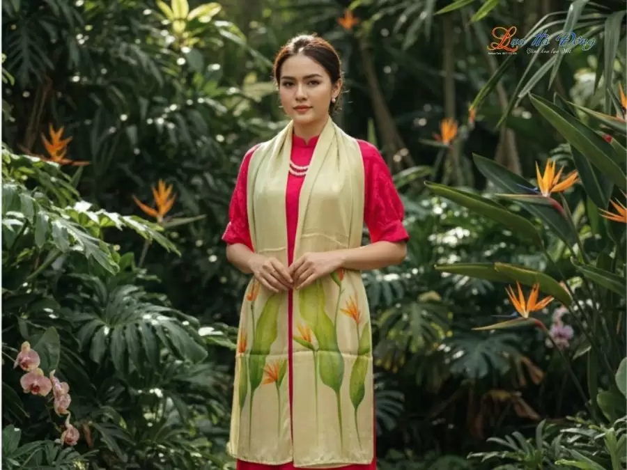 Khăn lụa tơ tằm 100% silk họa tiết hoa thiên điểu vẽ tay