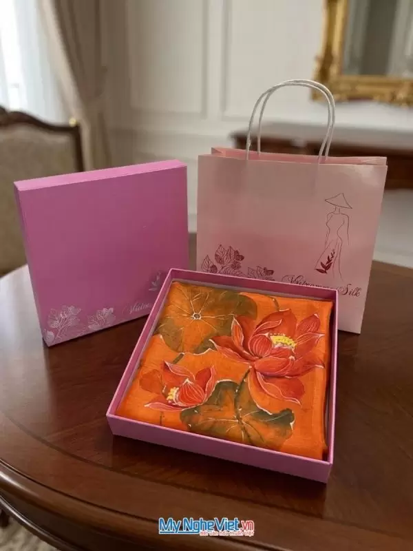 Khăn lụa tơ tằm vẽ tay thủ công 100% silk