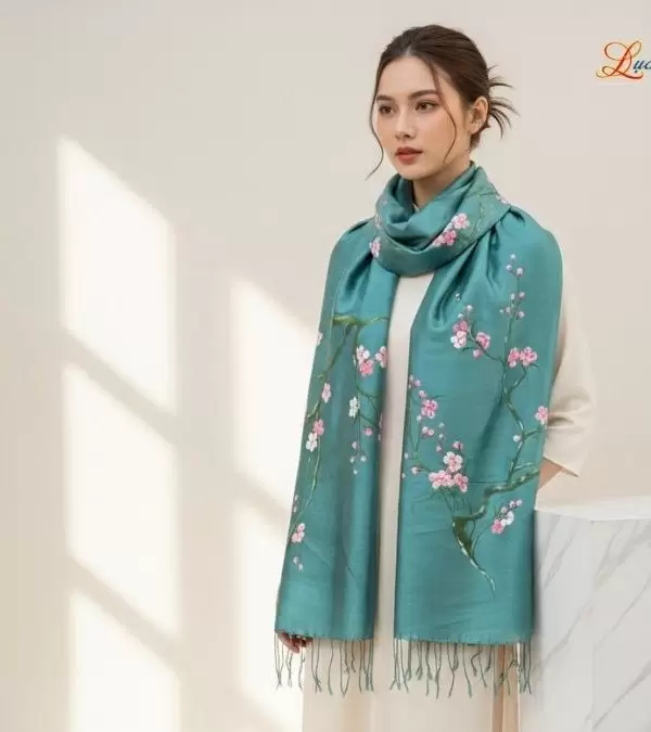 Khăn lụa tơ tằm 100% silk họa tiết hoa đào vẽ tay