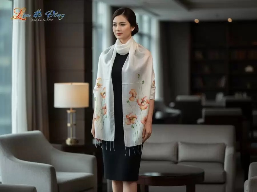 Khăn lụa tơ tằm vẽ tay hoa tua rua 100% silk