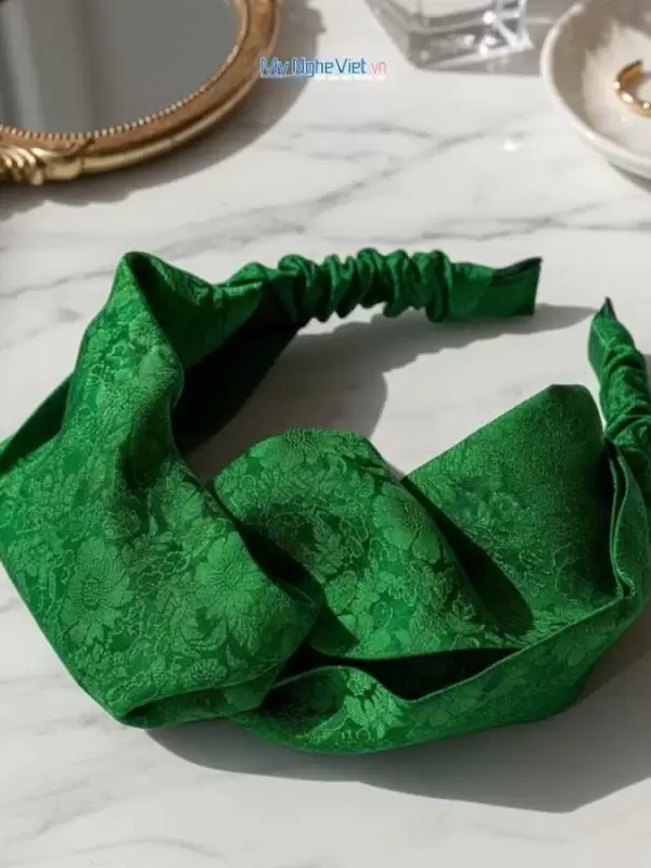 Băng đô cài tóc lụa Hà Đông màu xanh lá