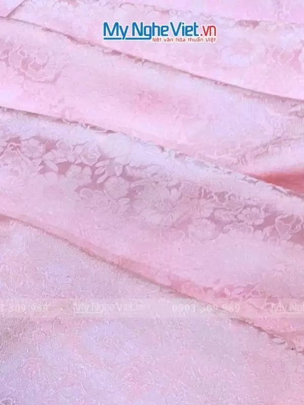 Alternative view of Vải lụa áo dài cúc hồng thêu tay 2.5m khổ 1.2m MNV-LNLTT-03