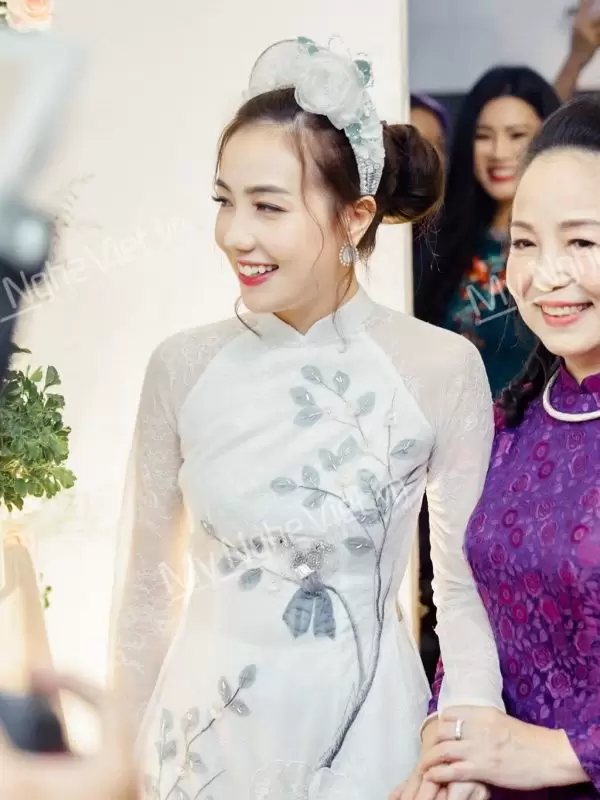 Alternative view of Vải Áo Cưới Lụa Hà Đông Hoa Cúc Trắng 70% tơ tằm MNV-LHD17