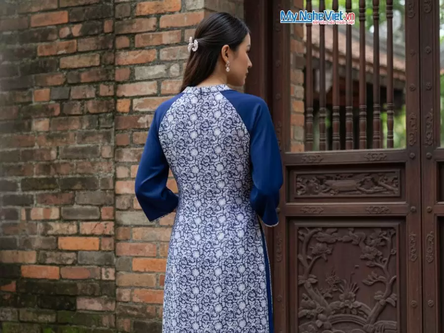 Áo dài lụa cách tân màu xám