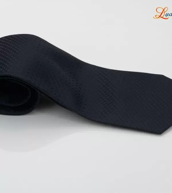 Cà vạt lụa tơ tằm họa tiết chấm bi đen