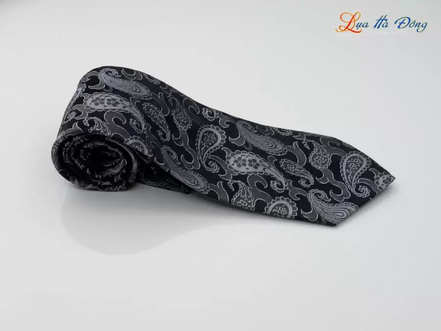 Cà vạt lụa tơ tằm họa tiết đuôi công đen