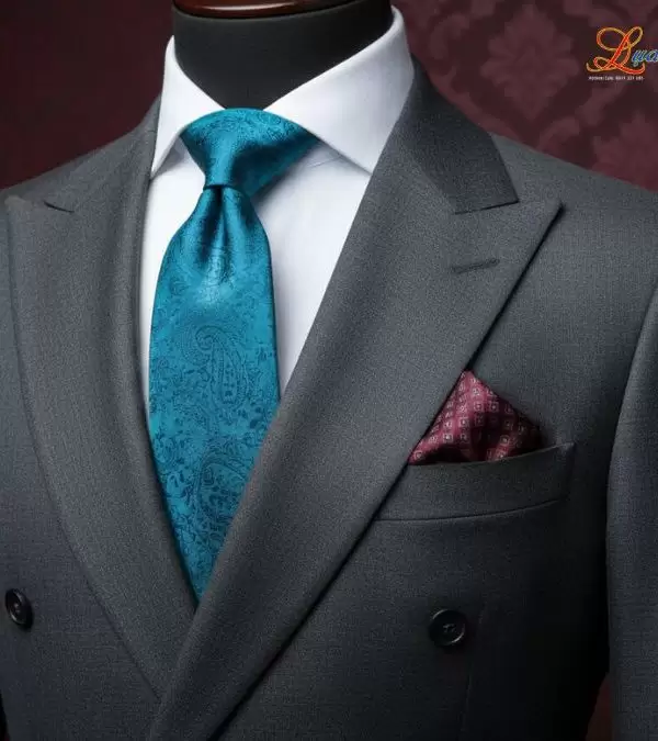 Cà vạt lụa tơ tằm họa tiết  đuôi công xanh ngọc MNV-CRV72-1