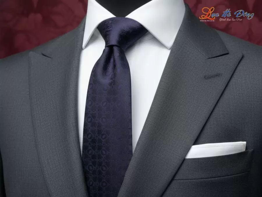 Cà vạt lụa tơ tằm họa tiết hoa bốn cánh tím