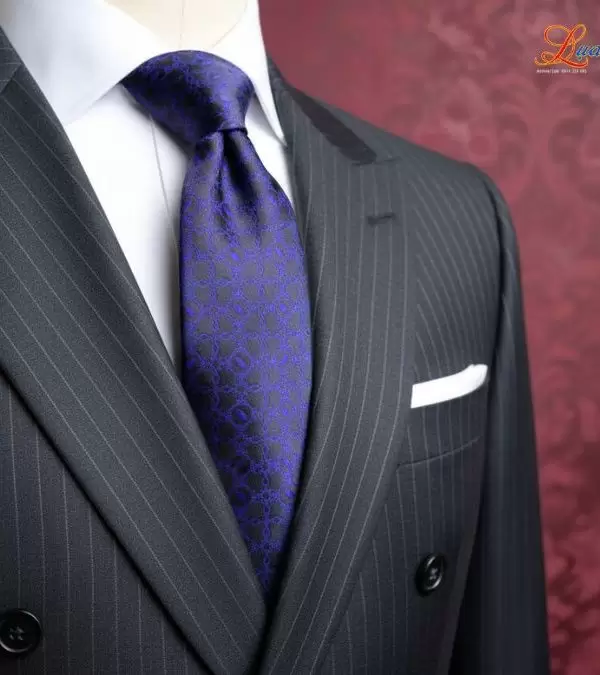 Cà vạt lụa tơ tằm họa tiết hoa bốn cánh tím xanh