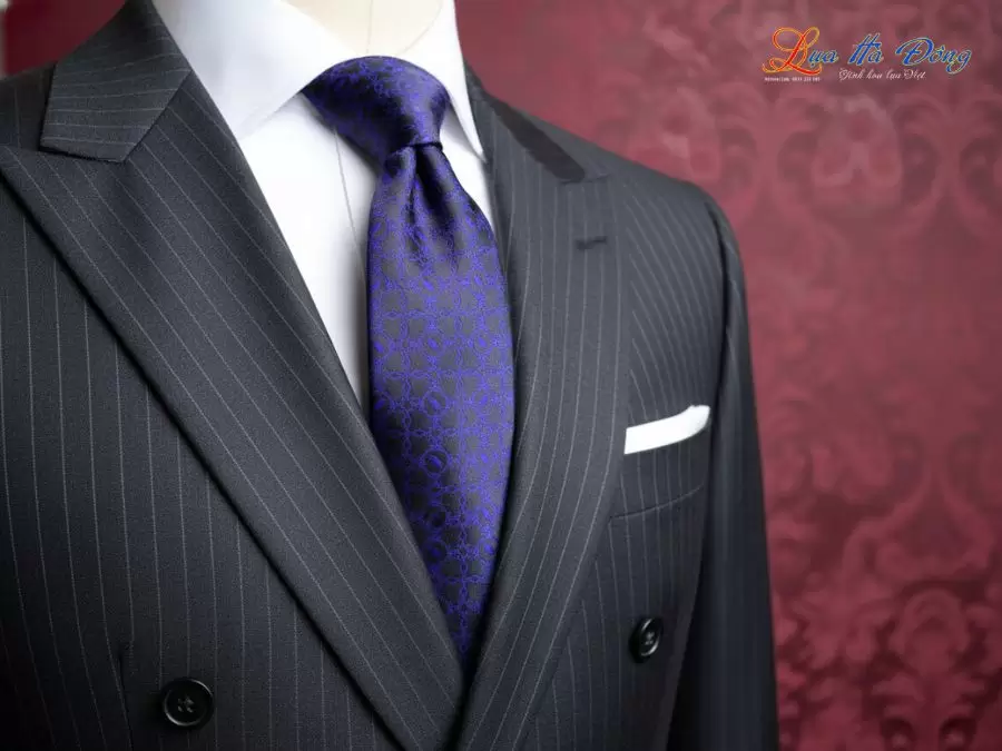 Cà vạt lụa tơ tằm họa tiết hoa bốn cánh tím xanh