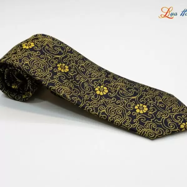 Cà vạt lụa tơ tằm họa tiết hoa cúc vàng