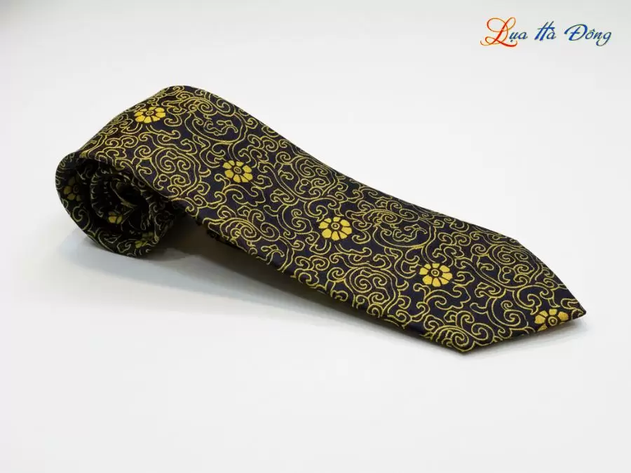 Cà vạt lụa tơ tằm họa tiết hoa cúc vàng